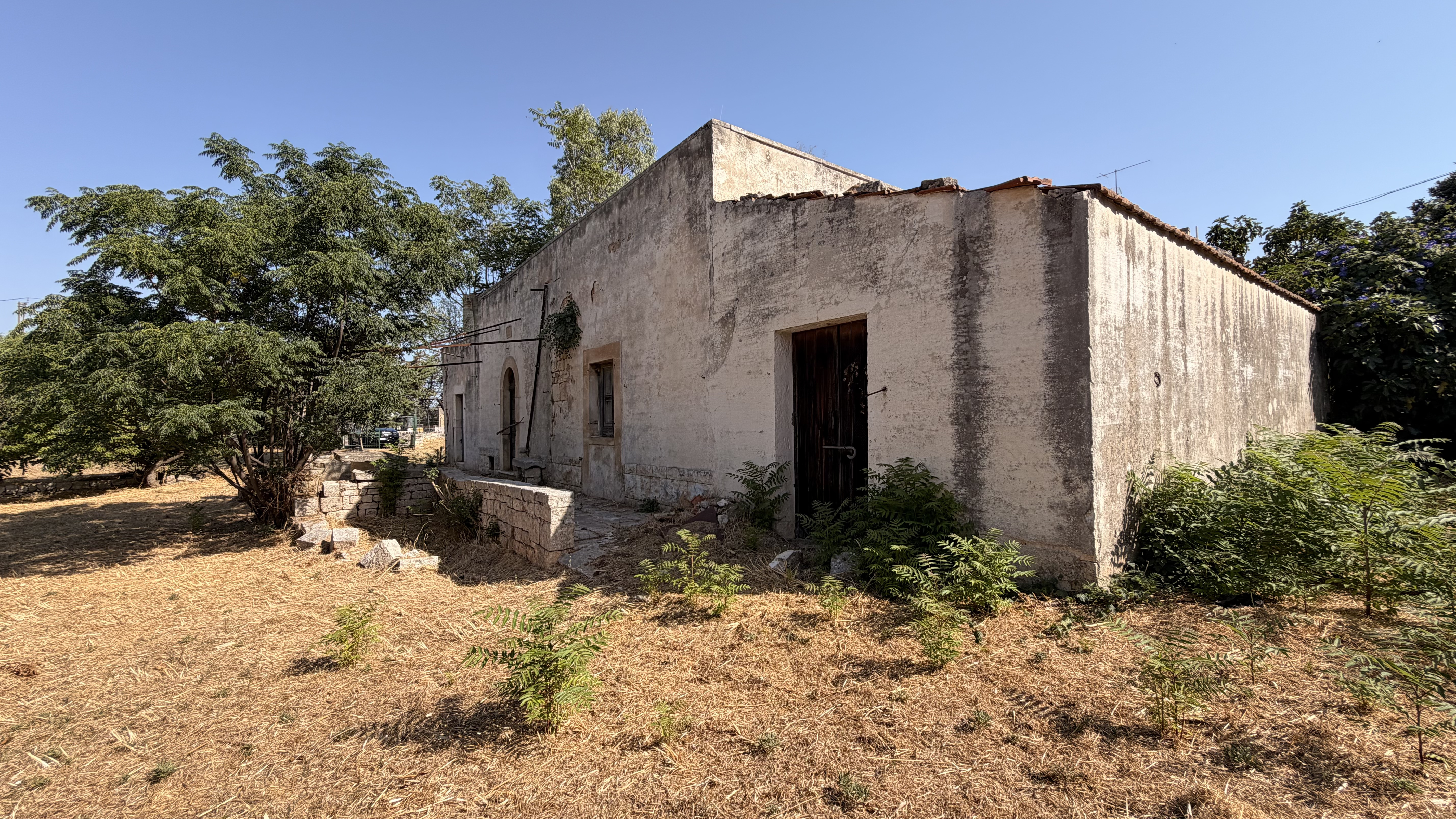 Prossimit&agrave; del paese Fabbricato in Pietra con Terreno